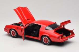 Chevrolet Camaro Z28 Yenko Turbo Z Raudonas GreenLight 1:18 12999 Metalas - nuotrauka 5 iš 8