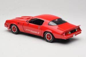 Chevrolet Camaro Z28 Yenko Turbo Z Raudonas GreenLight 1:18 12999 Metalas - nuotrauka 7 iš 8