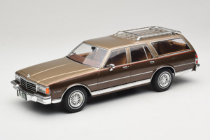 Chevrolet Caprice Estate Wagon Smėlio MCG 1:18 MCG18476 Metalas