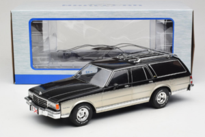 Chevrolet Caprice Estate Wagon Sidabrinis & Pilkas MCG 1:18 MCG18478 Metalas - nuotrauka 6 iš 6
