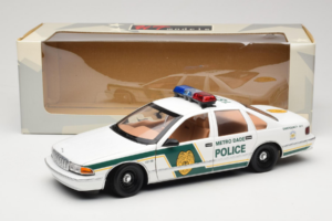 Chevrolet Caprice Metro Dade Policija UT Models 1:18 21024 Metalas - nuotrauka 8 iš 8