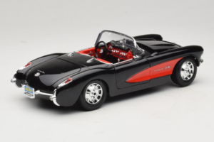 Chevrolet Corvette C1 Juodas & Raudonas Bburago 1:18 3034-M1 Metalas - nuotrauka 3 iš 8