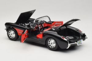 Chevrolet Corvette C1 Juodas & Raudonas Bburago 1:18 3034-M1 Metalas - nuotrauka 5 iš 8