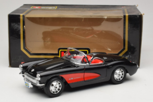 Chevrolet Corvette C1 Juodas & Raudonas Bburago 1:18 3034-M1 Metalas - nuotrauka 8 iš 8