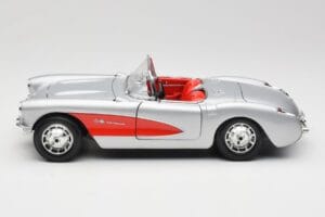 Chevrolet Corvette C1 Sidabrinis Bburago 1:18 3034 Metalas - nuotrauka 4 iš 8