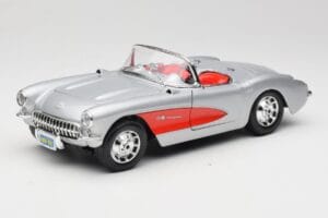 Chevrolet Corvette C1 Sidabrinis Bburago 1:18 3034 Metalas