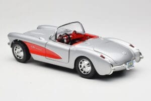 Chevrolet Corvette C1 Sidabrinis Bburago 1:18 3034 Metalas - nuotrauka 7 iš 8