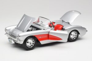 Chevrolet Corvette C1 Sidabrinis & Raudonas Bburago 1:18 3024-M1 Metalas - nuotrauka 2 iš 8