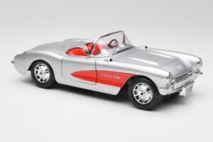 Chevrolet Corvette C1 Sidabrinis & Raudonas Bburago 1:18 3024-M1 Metalas - nuotrauka 6 iš 8