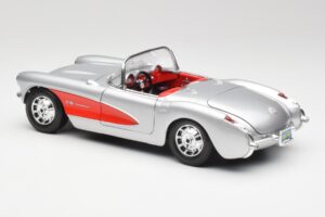 Chevrolet Corvette C1 Sidabrinis & Raudonas Bburago 1:18 3024-M1 Metalas - nuotrauka 7 iš 8