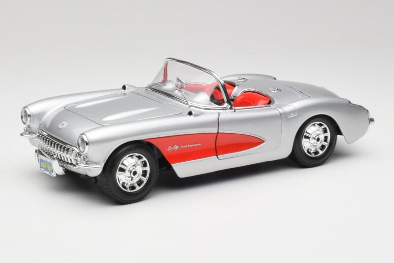 Chevrolet Corvette C1 Sidabrinis & Raudonas Bburago 1:18 3024-M1 Metalas