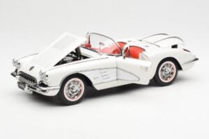 Chevrolet Corvette C1 Spider Hard Top Snowcrest Baltas AUTOart 1:18 71147 Metalas - nuotrauka 2 iš 8