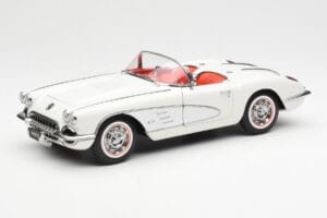 Chevrolet Corvette C1 Spider Hard Top Snowcrest Baltas AUTOart 1:18 71147 Metalas