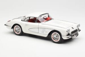 Chevrolet Corvette C1 Spider Hard Top Snowcrest Baltas AUTOart 1:18 71147 Metalas - nuotrauka 6 iš 8