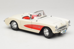 Chevrolet Corvette C1 Baltas & Raudonas Bburago 1:18 3024-M3 Metalas - nuotrauka 6 iš 8