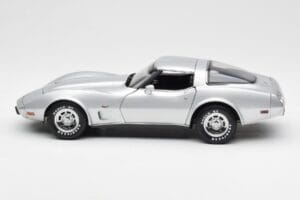 Chevrolet Corvette C3 Sidabrinis UT Models 1:18 21072 Metalas - nuotrauka 4 iš 8