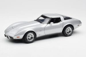Chevrolet Corvette C3 Sidabrinis UT Models 1:18 21072 Metalas