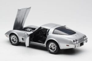 Chevrolet Corvette C3 Sidabrinis UT Models 1:18 21072 Metalas - nuotrauka 5 iš 8