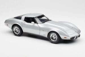 Chevrolet Corvette C3 Sidabrinis UT Models 1:18 21072 Metalas - nuotrauka 6 iš 8