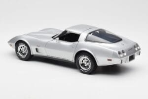 Chevrolet Corvette C3 Sidabrinis UT Models 1:18 21072 Metalas - nuotrauka 7 iš 8