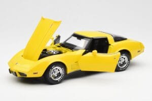 Chevrolet Corvette C3 Geltonas UT Models 1:18 21074 Metalas - nuotrauka 2 iš 8
