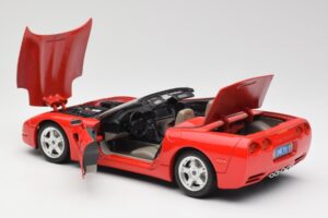 Chevrolet Corvette C5 Kabrioletas Raudonas Bburago 1:18 3076 Metalas - nuotrauka 5 iš 8