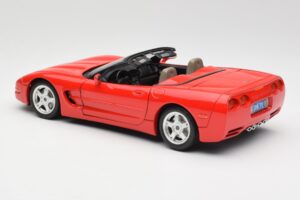 Chevrolet Corvette C5 Kabrioletas Raudonas Bburago 1:18 3076 Metalas - nuotrauka 7 iš 8