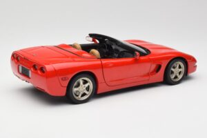Chevrolet Corvette C5 Kabrioletas Raudonas UT Models 1:18 21006 Metalas - nuotrauka 3 iš 8