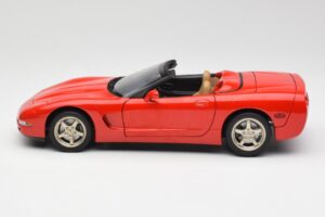 Chevrolet Corvette C5 Kabrioletas Raudonas UT Models 1:18 21006 Metalas - nuotrauka 4 iš 8