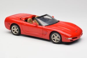 Chevrolet Corvette C5 Kabrioletas Raudonas UT Models 1:18 21006 Metalas - nuotrauka 6 iš 8