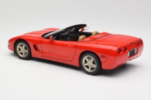Chevrolet Corvette C5 Kabrioletas Raudonas UT Models 1:18 21006 Metalas - nuotrauka 7 iš 8