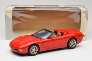 Chevrolet Corvette C5 Kabrioletas Raudonas UT Models 1:18 21006 Metalas - nuotrauka 8 iš 8