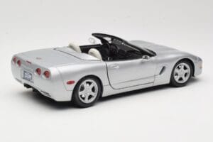Chevrolet Corvette C5 Kabrioletas Sidabrinis Maisto 1:18 50317 Metalas - nuotrauka 3 iš 8