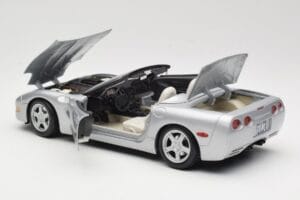 Chevrolet Corvette C5 Kabrioletas Sidabrinis Maisto 1:18 50317 Metalas - nuotrauka 5 iš 8