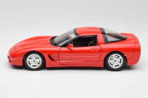 Chevrolet Corvette C5 Raudonas Bburago 1:18 3066 Metalas - nuotrauka 4 iš 8