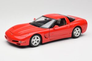 Chevrolet Corvette C5 Raudonas Bburago 1:18 3066 Metalas