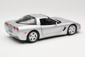 Chevrolet Corvette C5 Sidabrinis Bburago 1:18 3056 Metalas - nuotrauka 3 iš 8