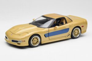 Chevrolet Corvette C5 Guldstrand Signature Edition Auksinis Maisto 1:18 31657 Metalas