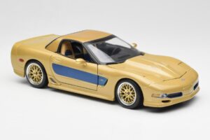Chevrolet Corvette C5 Guldstrand Signature Edition Auksinis Maisto 1:18 31657 Metalas - nuotrauka 6 iš 8