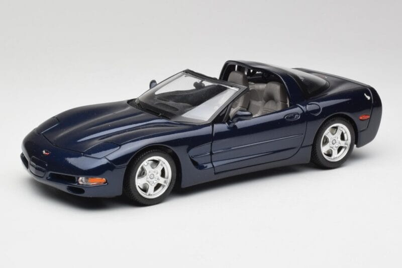 Chevrolet Corvette C5 Nassau Mėlynas Bburago 1:18 30166 Metalas