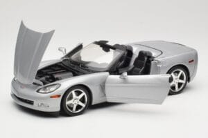 Chevrolet Corvette C6 Kabrioletas Sidabrinis Hot Wheels 1:18 B6052 Metalas - nuotrauka 2 iš 8