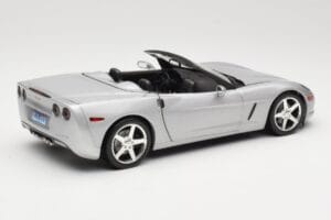 Chevrolet Corvette C6 Kabrioletas Sidabrinis Hot Wheels 1:18 B6052 Metalas - nuotrauka 3 iš 8