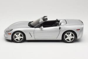 Chevrolet Corvette C6 Kabrioletas Sidabrinis Hot Wheels 1:18 B6052 Metalas - nuotrauka 4 iš 8