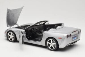 Chevrolet Corvette C6 Kabrioletas Sidabrinis Hot Wheels 1:18 B6052 Metalas - nuotrauka 5 iš 8
