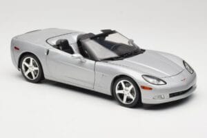 Chevrolet Corvette C6 Kabrioletas Sidabrinis Hot Wheels 1:18 B6052 Metalas - nuotrauka 6 iš 8
