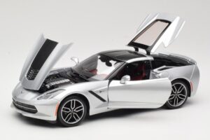 Chevrolet Corvette C7 Sidabrinis Maisto 1:18 38132 Metalas - nuotrauka 2 iš 8