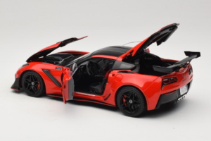 Chevrolet Corvette C7 ZR1 Torch Red IXO 1:18 18RDC243-FO Metalas - nuotrauka 5 iš 8