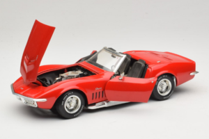 Chevrolet Corvette C3 Kabrioletas Raudonas Revell 1:18 8833-P1 Metalas - nuotrauka 2 iš 8