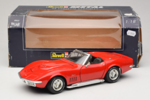 Chevrolet Corvette C3 Kabrioletas Raudonas Revell 1:18 8833-P1 Metalas - nuotrauka 8 iš 8