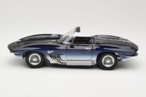 Chevrolet Corvette Mako Shark Tamsiai Mėlynas UT Models 1:18 21061 Metalas - nuotrauka 4 iš 8